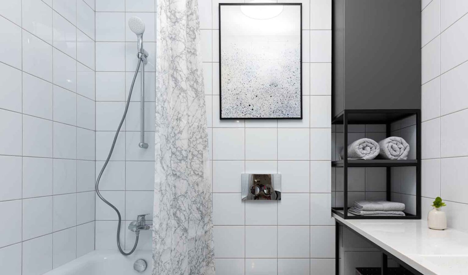 Best Tile Paint in the UK - Reviews and Buyer's Guide